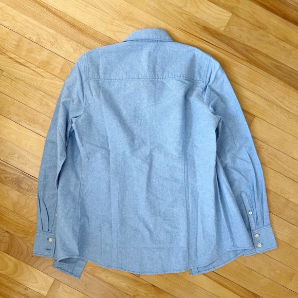 NWT J. Crew Button-Up Oxford in Signature Fit - XS - Picture 3 of 4